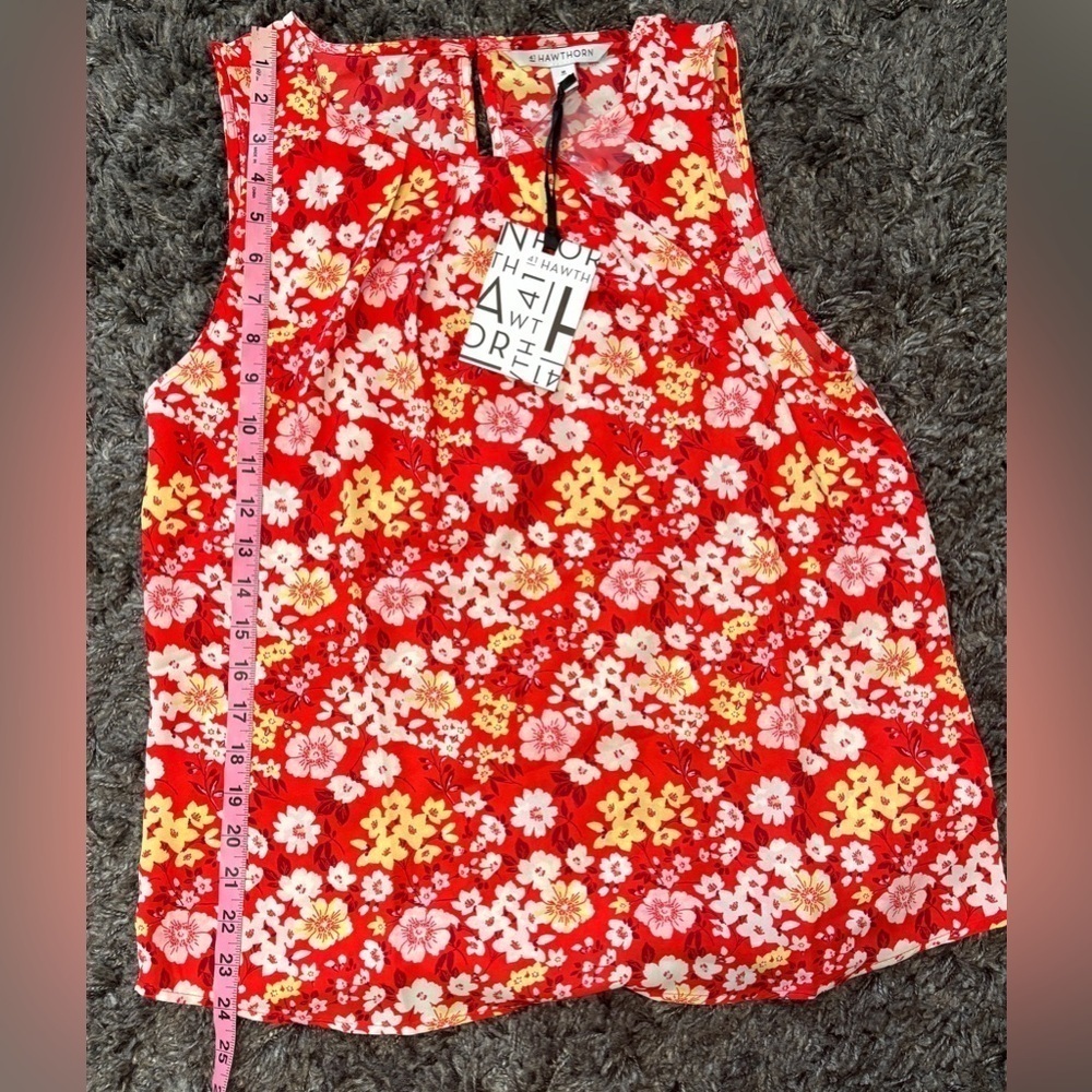 41 HawthornWomen V-Neck Sleeveless Floral Top, Red size medium - Picture 5 of 8